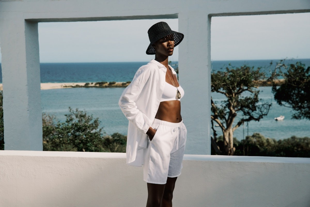 Carissima Leuven HANRO spring summer 2026 medium HANRO 261 W White Essentials 078911 078910 LT1 Invisible Touch 071139 LT3 Hi Res