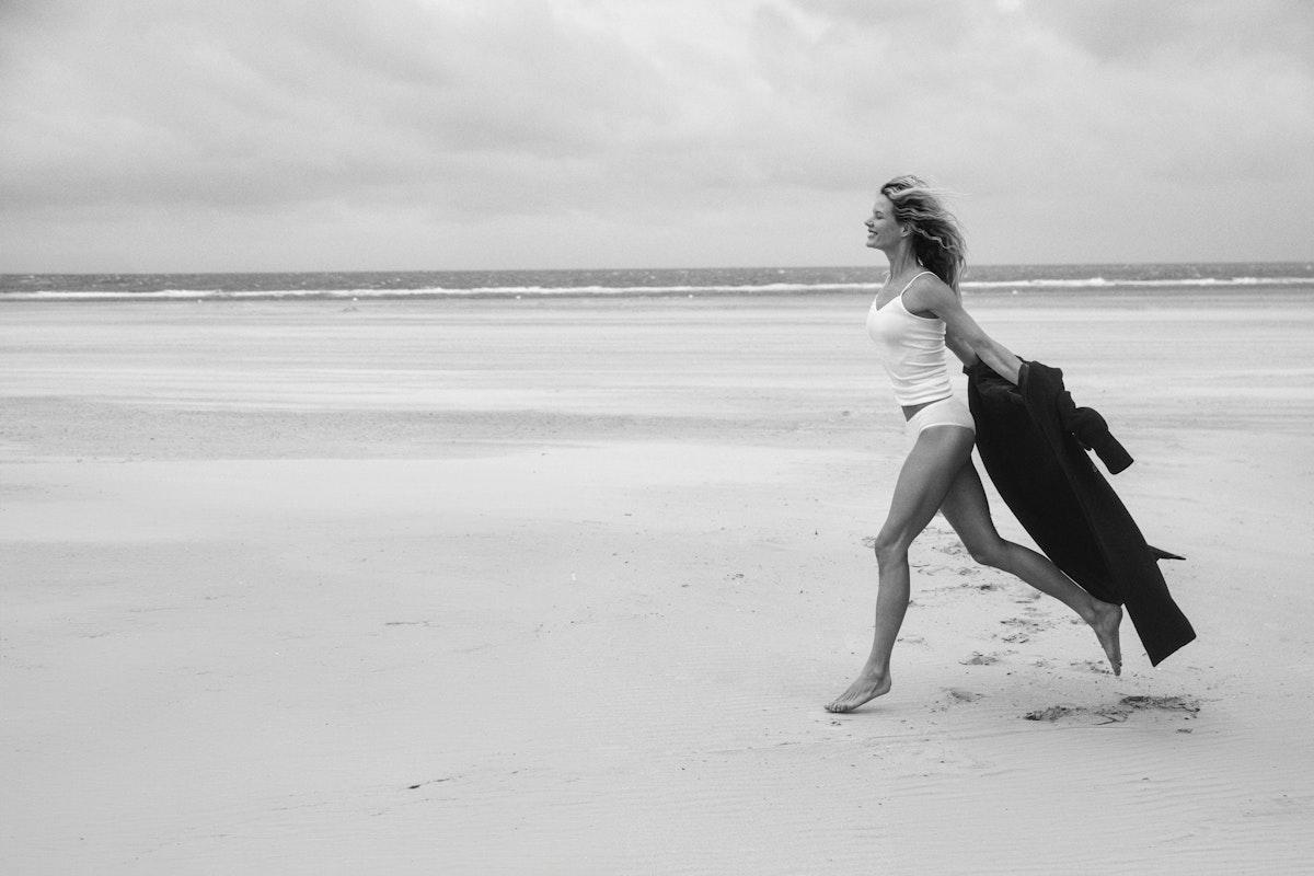 HANRO ongoing medium HANRO B W Cotton Seamless 071601 071626 01 Hi Res