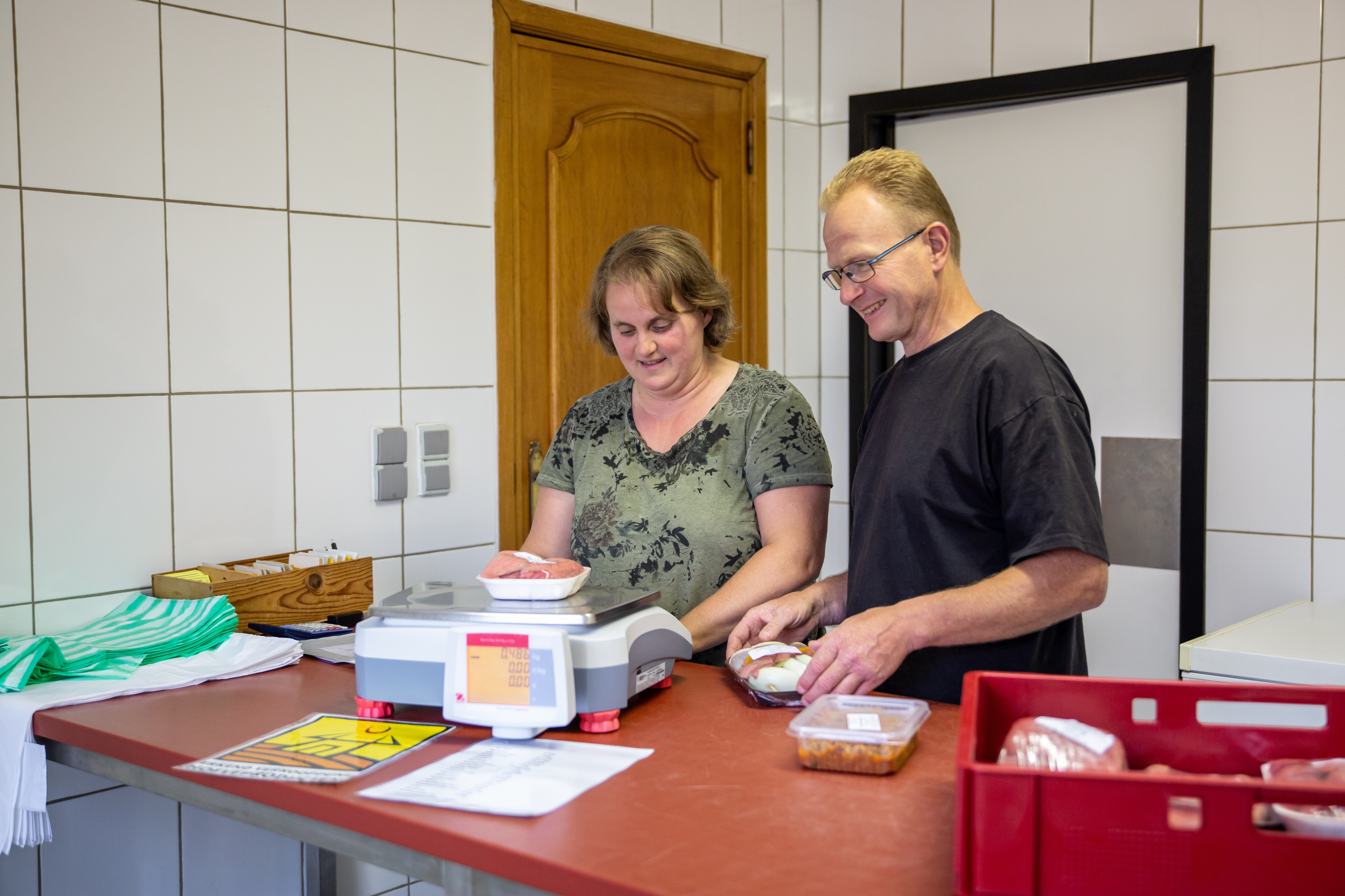 Peter en Els in winkel