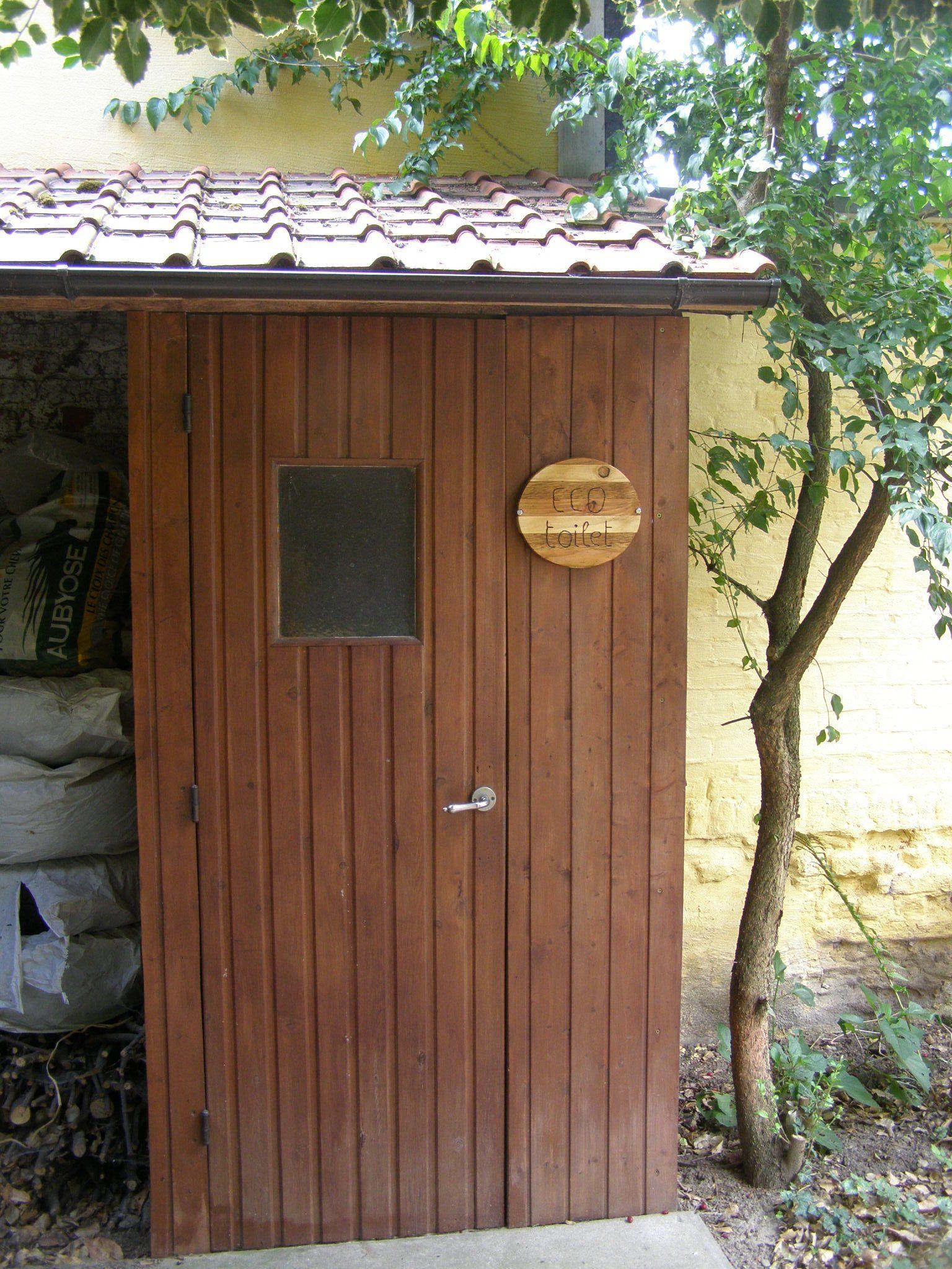 toiletkabine onder bestaand afdak