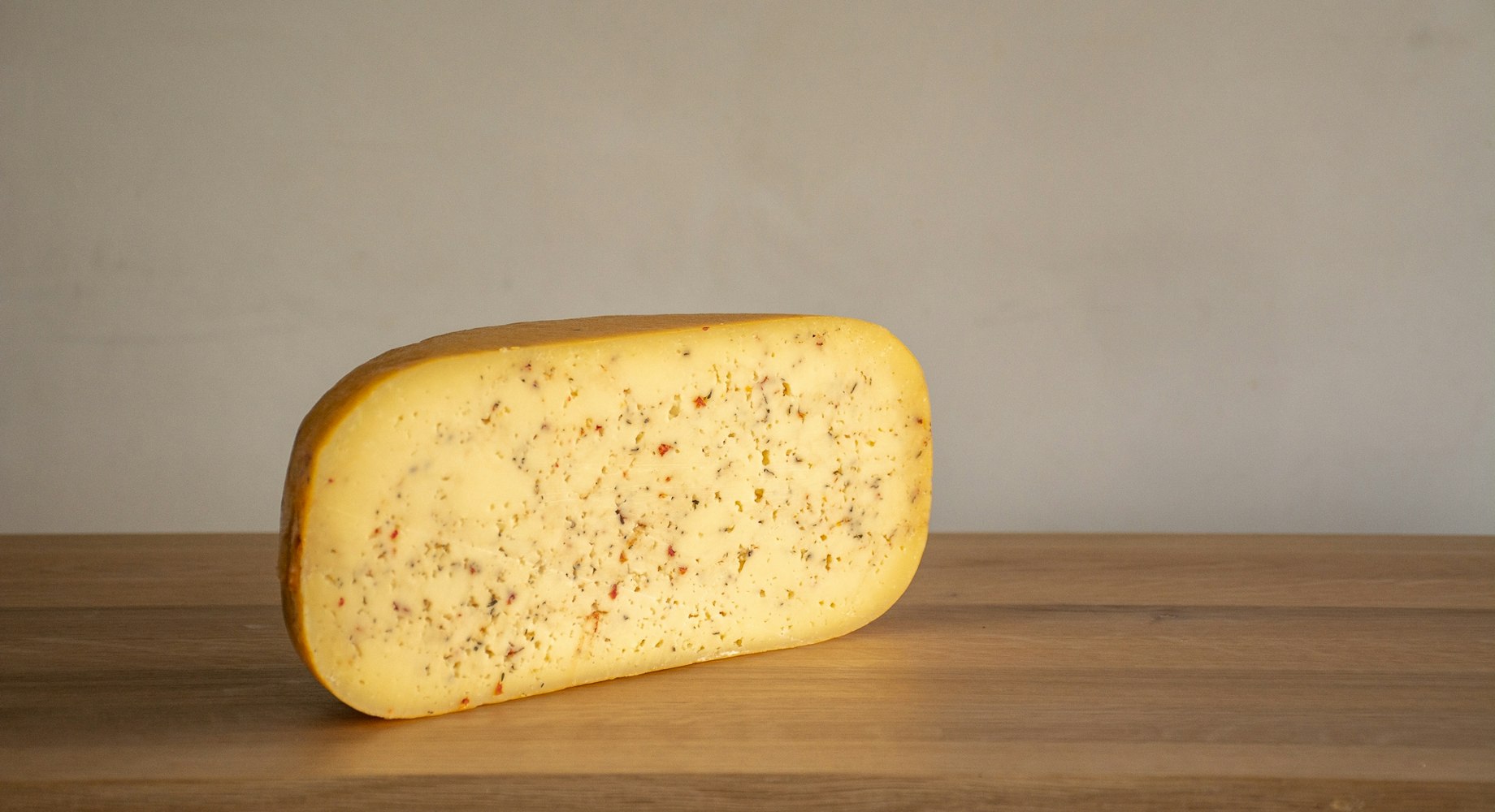 Jonge kaas met Italiaanse kruiden