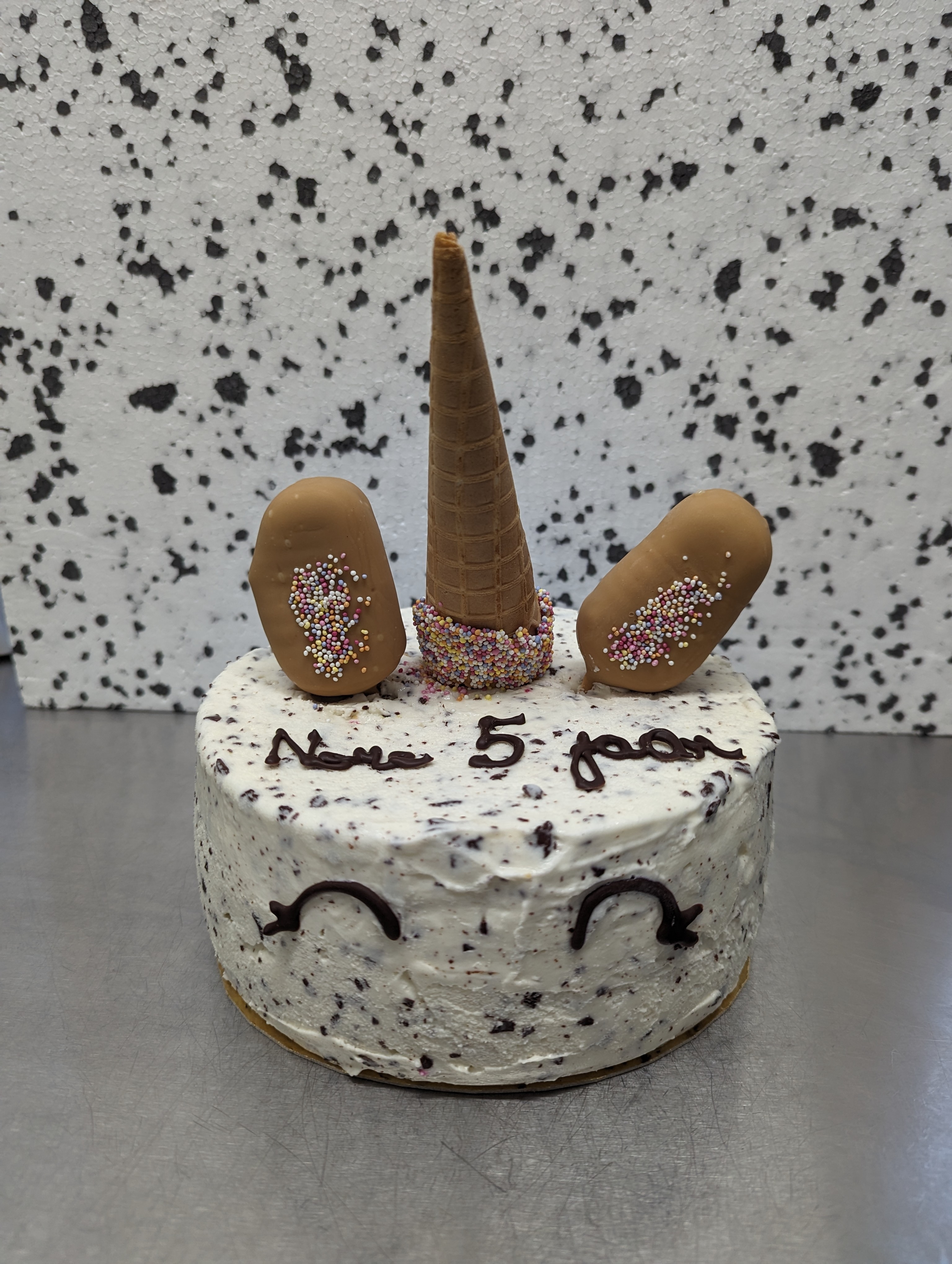 Foto van een Eenhoorn ijstaart voor een verjaardag