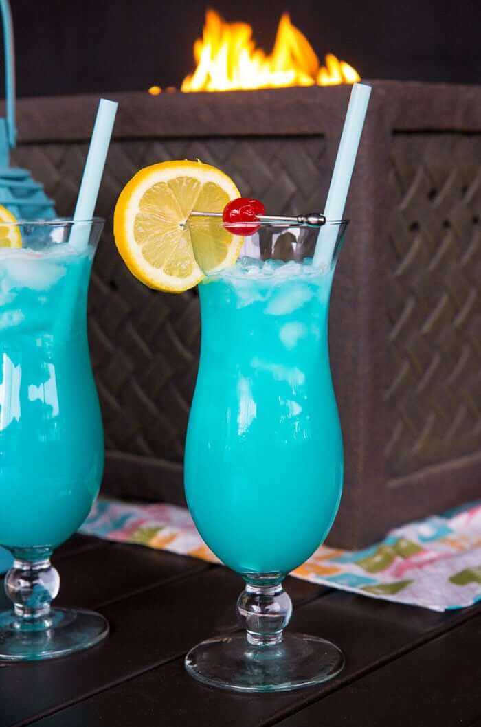 Ontdek ons heerlijke Blue Lagoon cocktail recept! Sweet & Sour