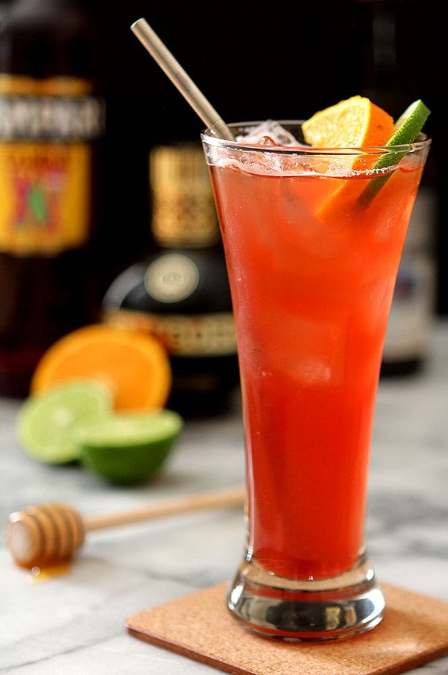 Ontdek ons heerlijke Campari Orange cocktail recept! - Sweet &amp; Sour