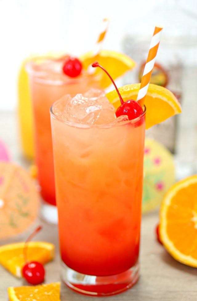 Ontdek ons heerlijke Vodka Sunrise cocktail recept! - Sweet &amp; Sour