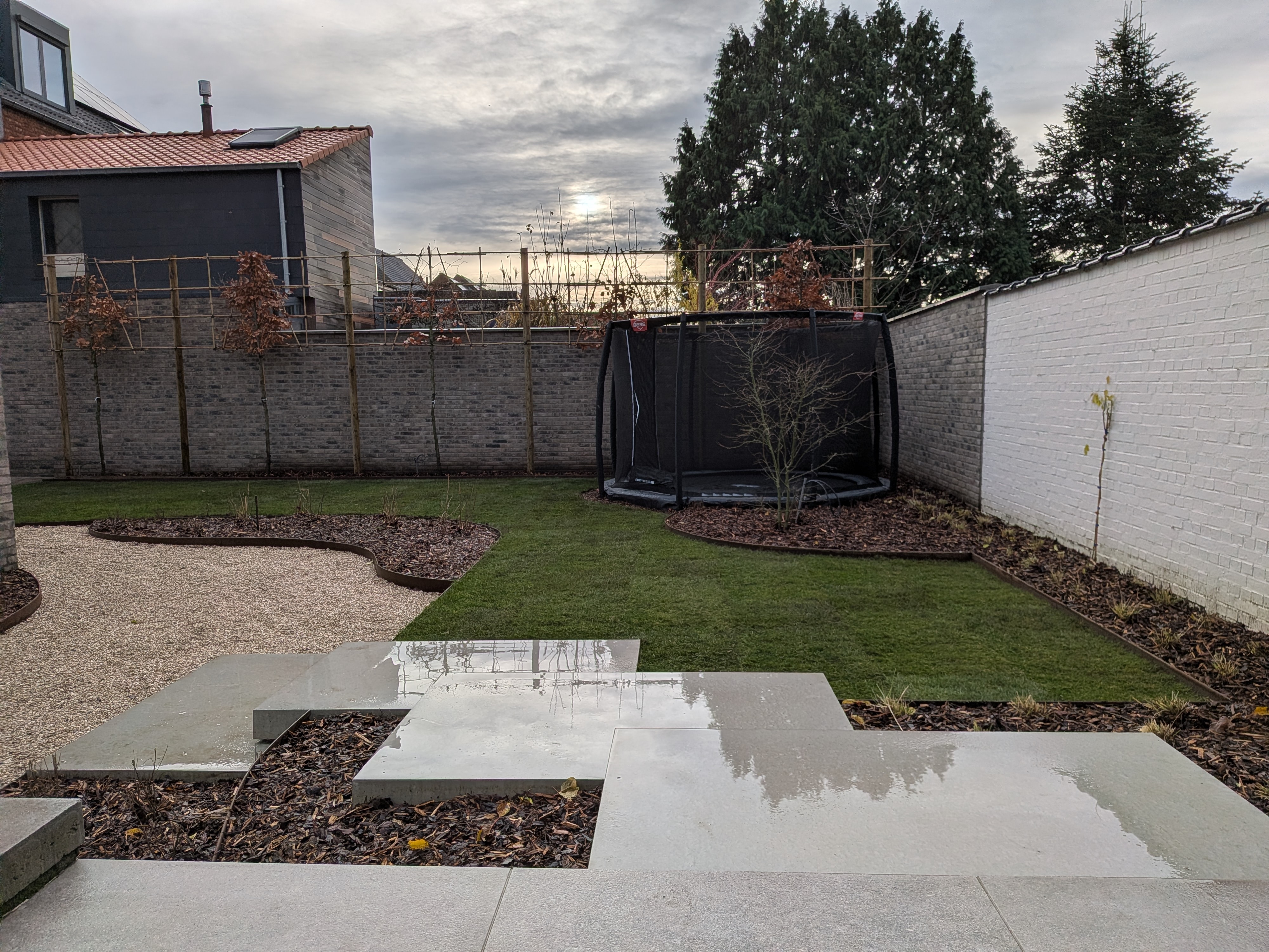 PXL 20251209 092452030