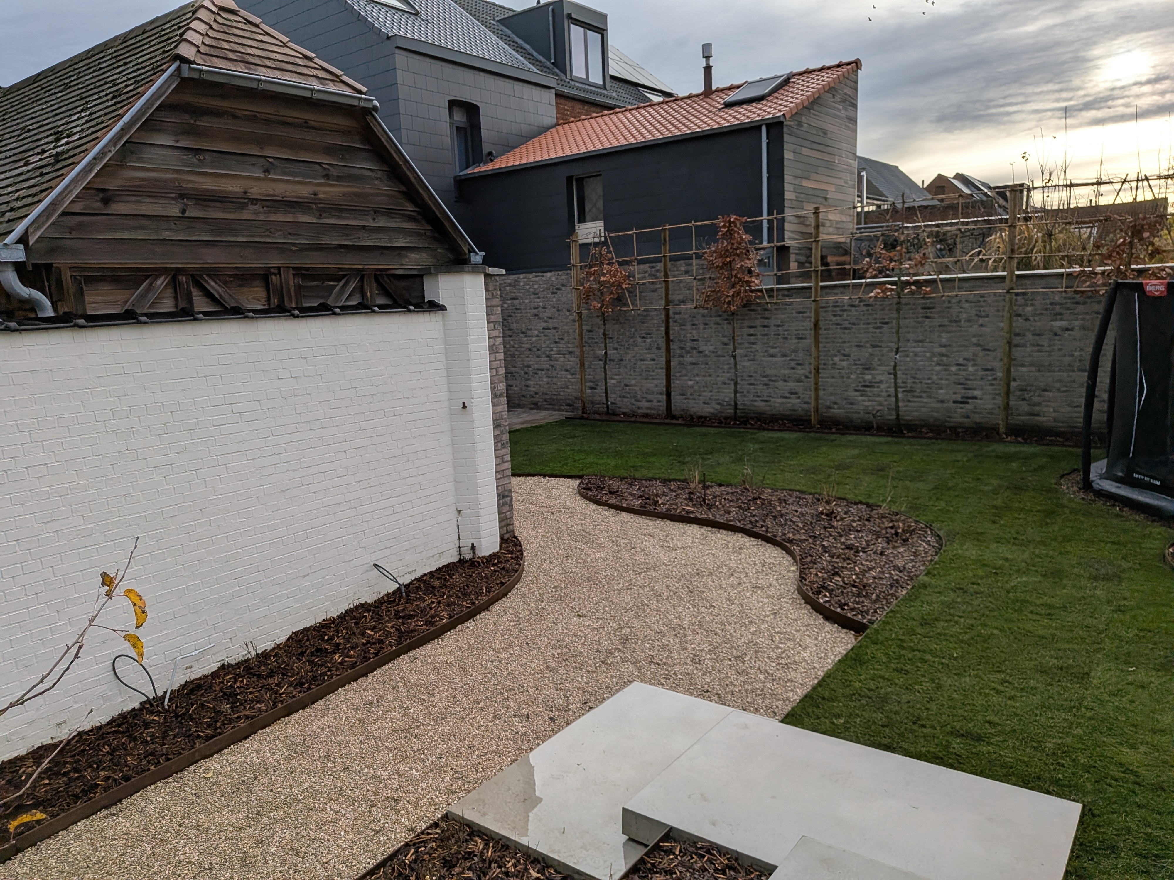 PXL 20251209 092459632