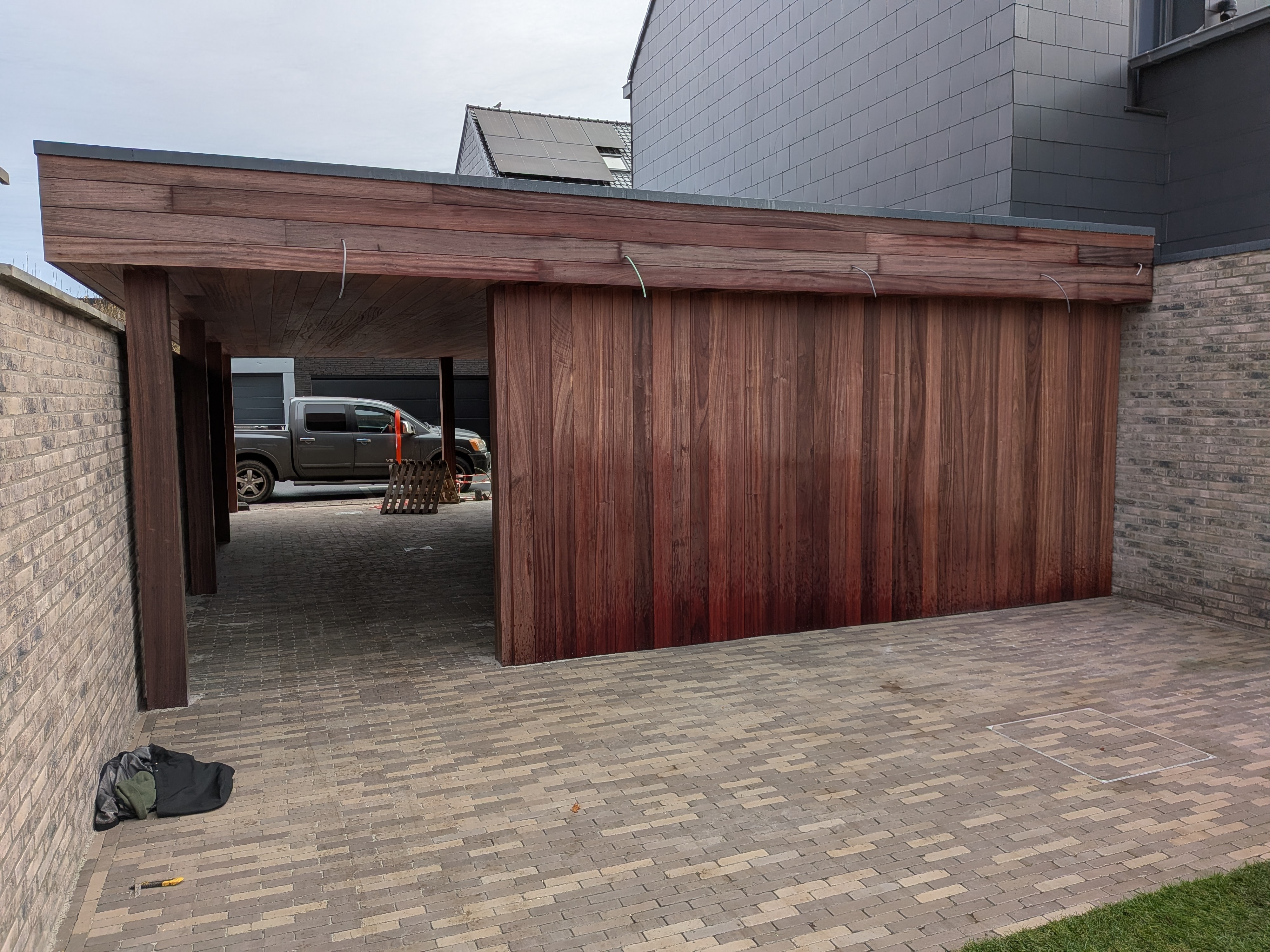 PXL 20251209 092541969